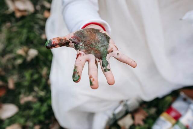 sensory activities in the fall outdoors